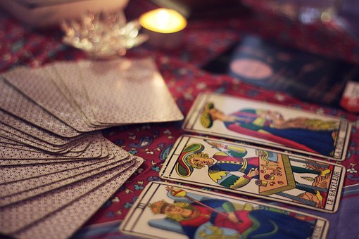 L'hypnose et le tarot à Romont